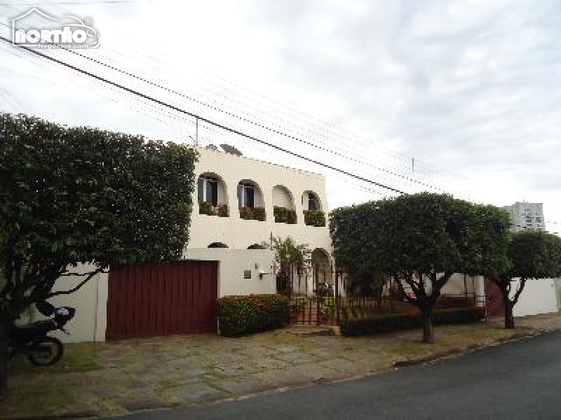 CASA A VENDA NO SHANGRI - LA EM CUIABÁ/MT