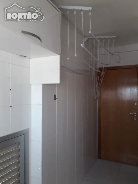 Casa à venda com 3 quartos, 137m² - Foto 2