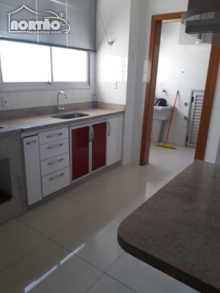 Casa à venda com 3 quartos, 137m² - Foto 9