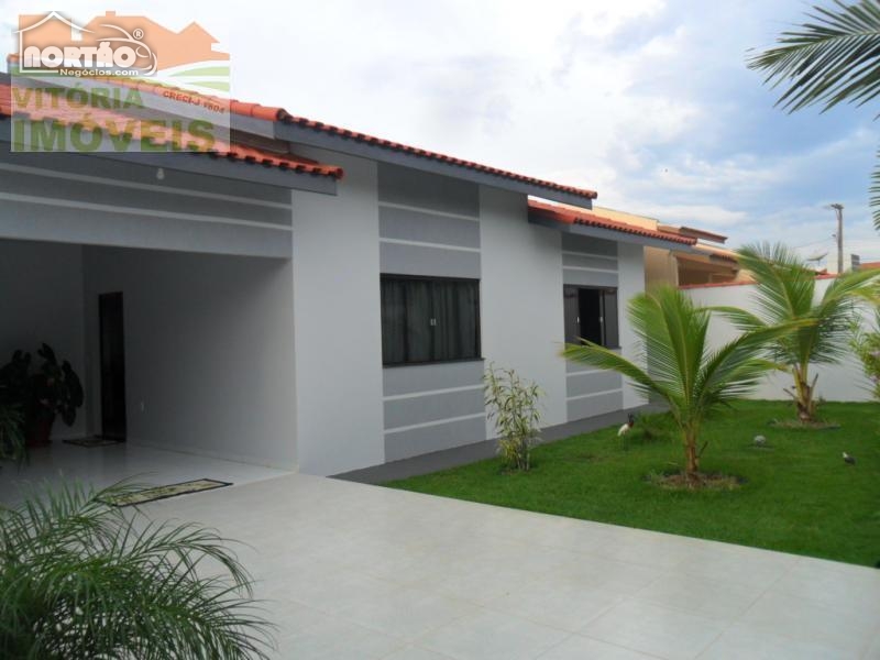 Casa à venda com 3 quartos, 179m² - Foto 2