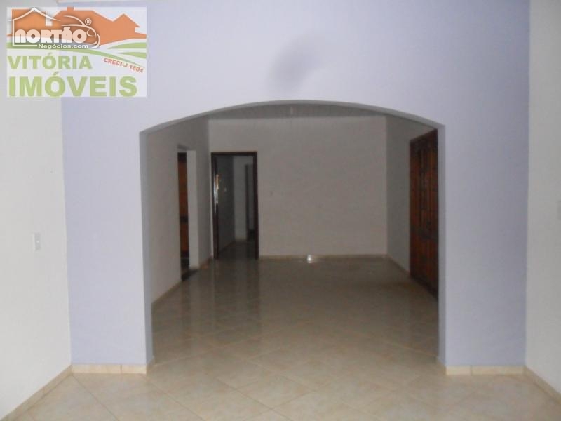 Casa à venda com 5 quartos, 250m² - Foto 8