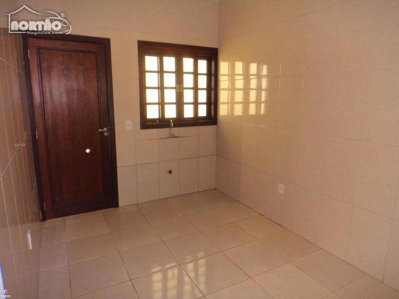 Casa à venda com 3 quartos - Foto 5