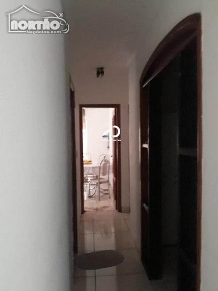 Casa à venda com 5 quartos, 280m² - Foto 3