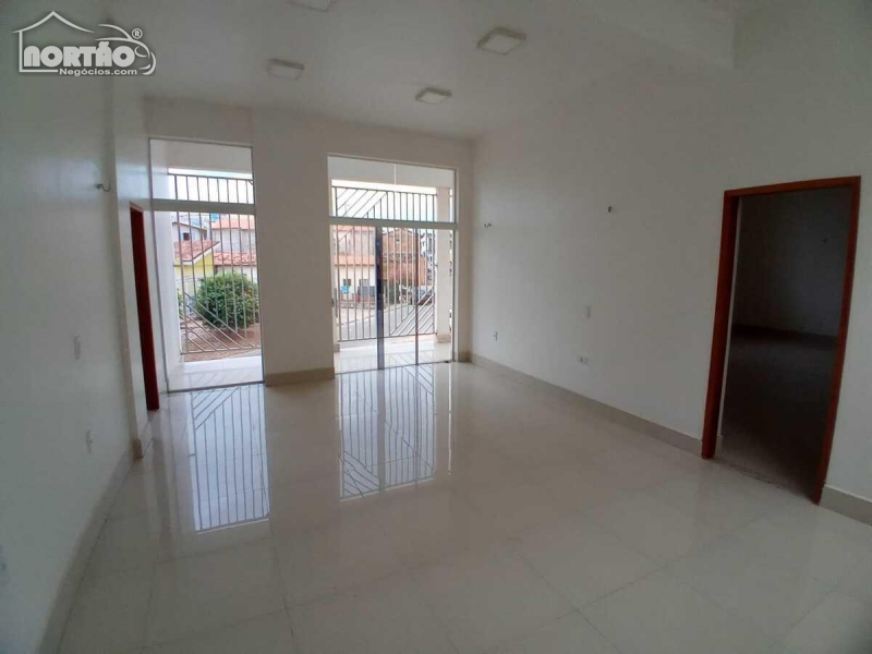 Casa à venda com 3 quartos, 700m² - Foto 10