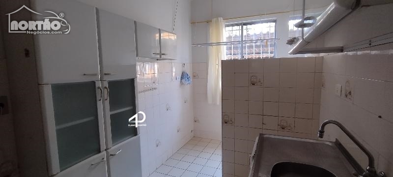 Casa à venda com 2 quartos, 63m² - Foto 9