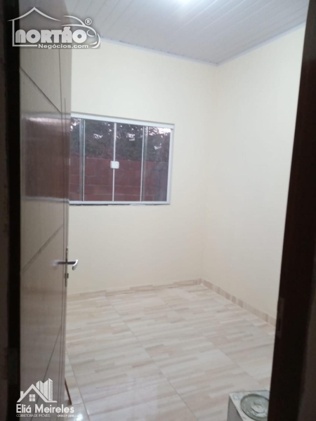 Casa à venda com 4 quartos, 25m² - Foto 13