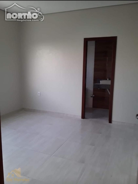 Casa à venda com 3 quartos, 79m² - Foto 13