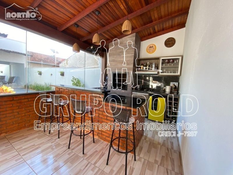 Casa à venda com 3 quartos, 200m² - Foto 8