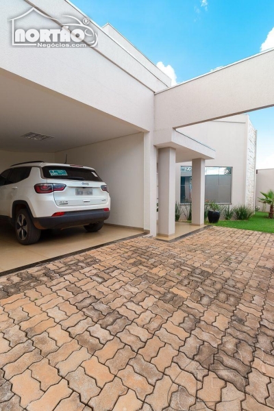 Casa à venda com 3 quartos, 250m² - Foto 4