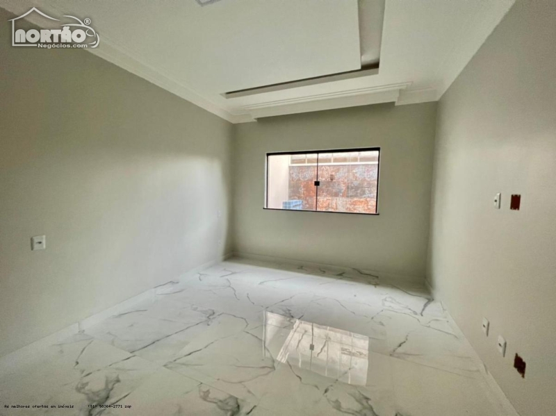 Casa à venda com 4 quartos, 340m² - Foto 4