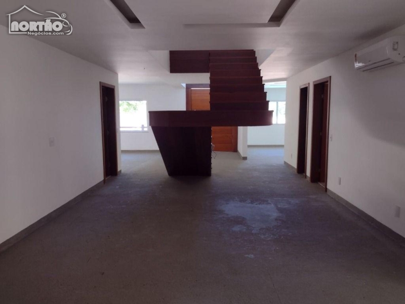 Casa à venda com 7 quartos, 1963m² - Foto 10