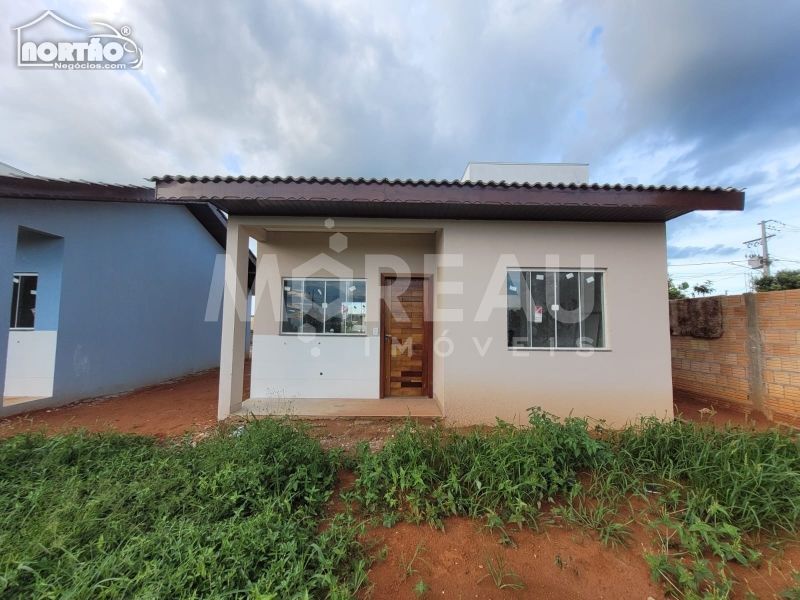 Casa à venda com 2 quartos, 63m² - Foto 2