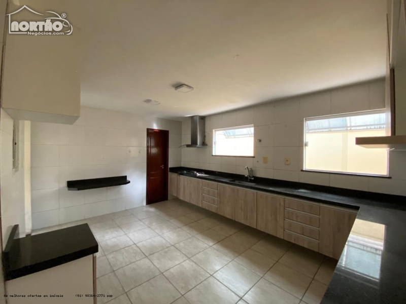 Casa à venda com 4 quartos, 252m² - Foto 8