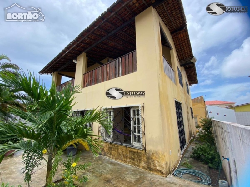 Casa à venda com 7 quartos, 286m² - Foto 1