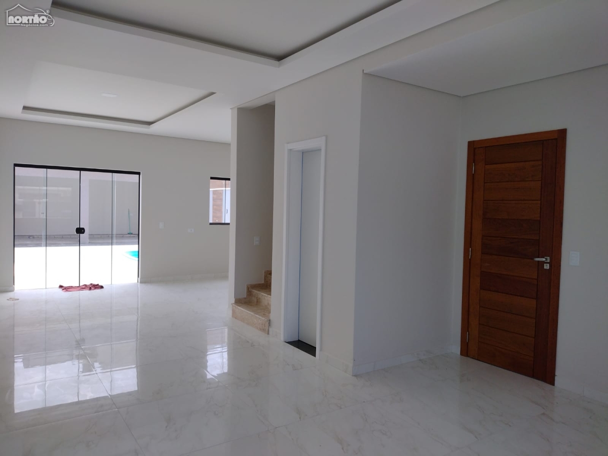 Casa à venda com 4 quartos, 155m² - Foto 4