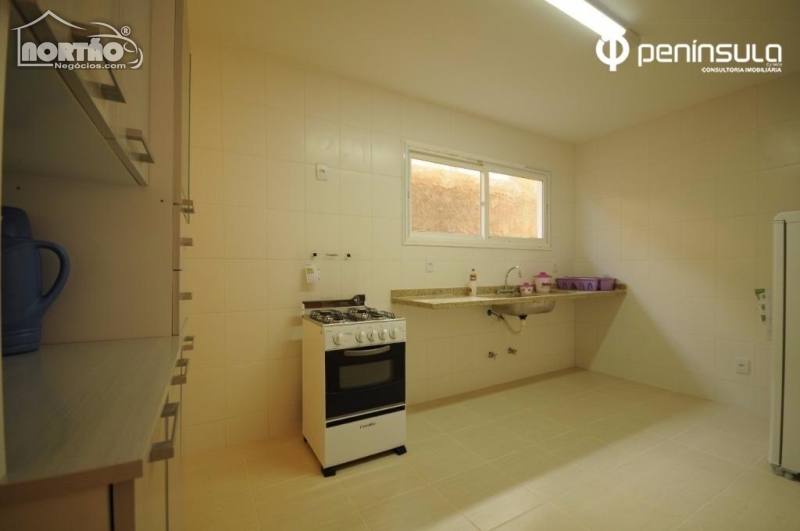 Casa à venda com 5 quartos, 300m² - Foto 5