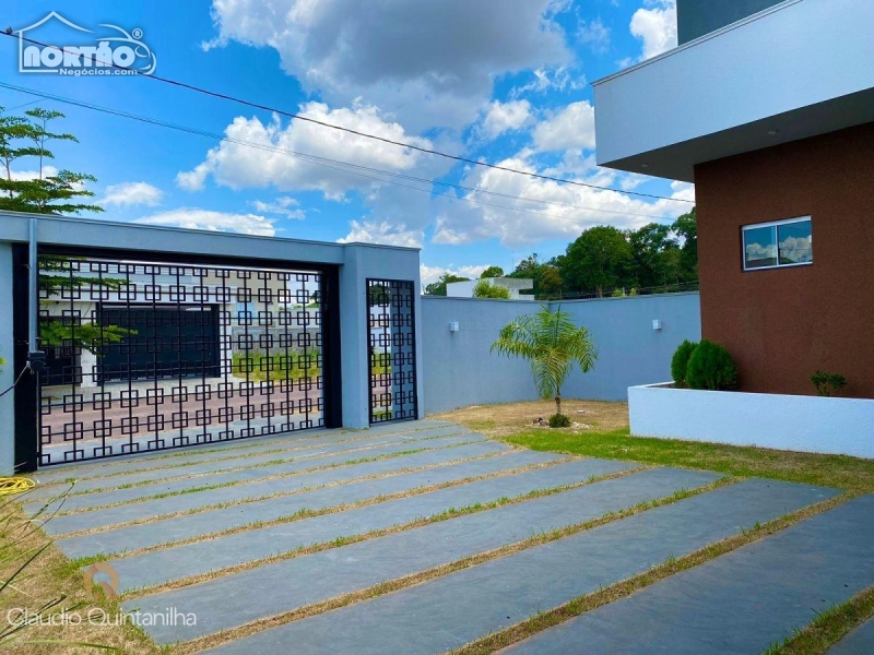 Casa à venda com 4 quartos, 165m² - Foto 2