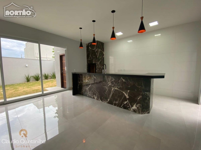 Casa à venda com 4 quartos, 165m² - Foto 10