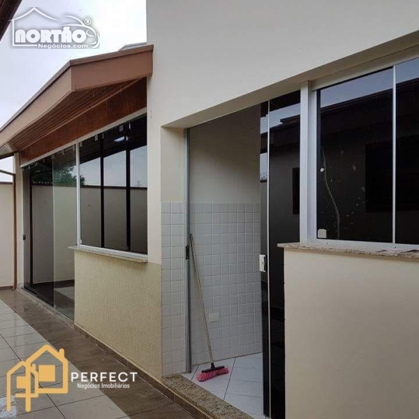 Casa à venda com 5 quartos, 200m² - Foto 3