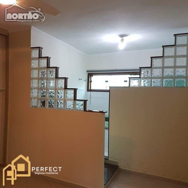 Casa à venda com 5 quartos, 200m² - Foto 4