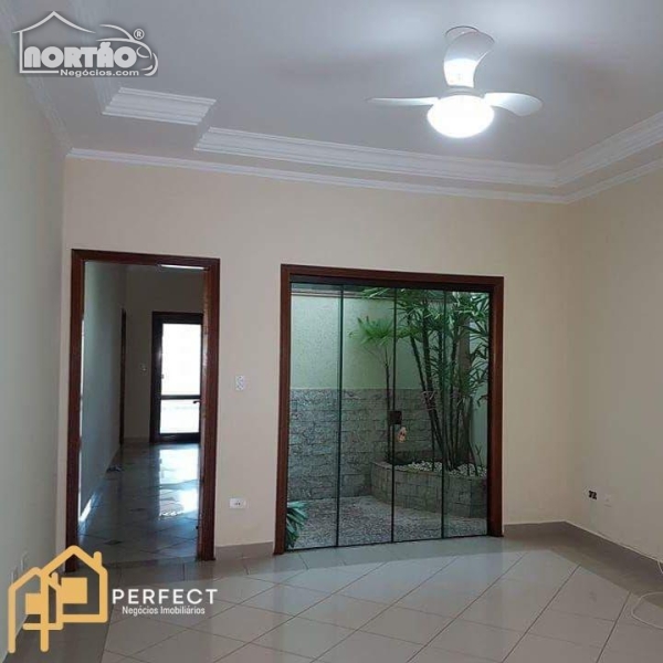 Casa à venda com 5 quartos, 200m² - Foto 5