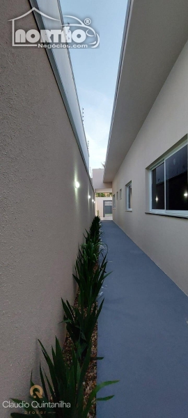 Casa à venda com 4 quartos, 200m² - Foto 3