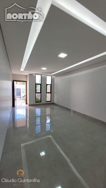 Casa à venda com 4 quartos, 200m² - Foto 4