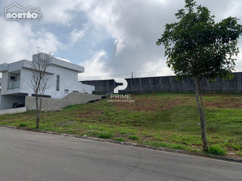 TERRENO A VENDA NO CONDOMINIO CATAGUÁ WAY EM TAUBATÉ/SP