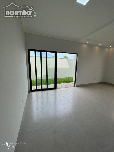 Casa à venda com 3 quartos, 131m² - Foto 9