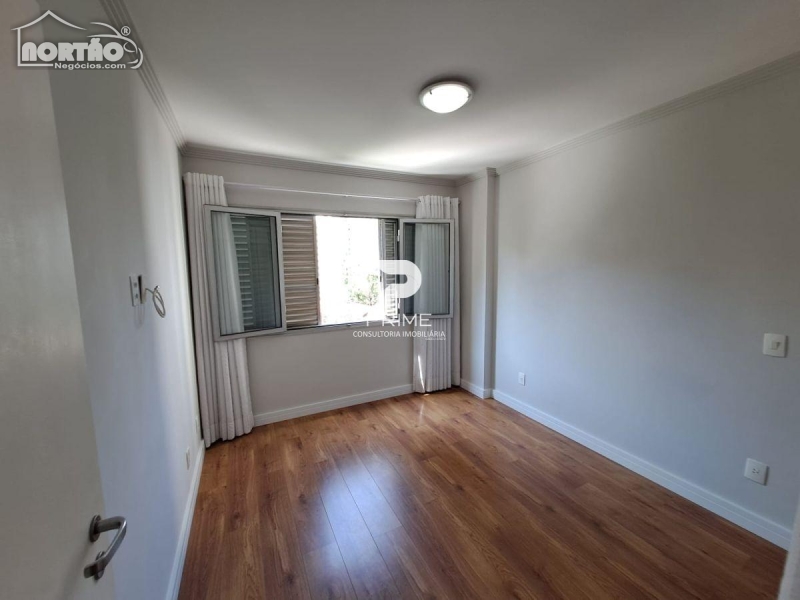 Casa à venda com 5 quartos, 150m² - Foto 9