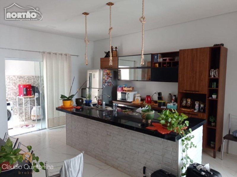 Casa à venda com 2 quartos, 133m² - Foto 3