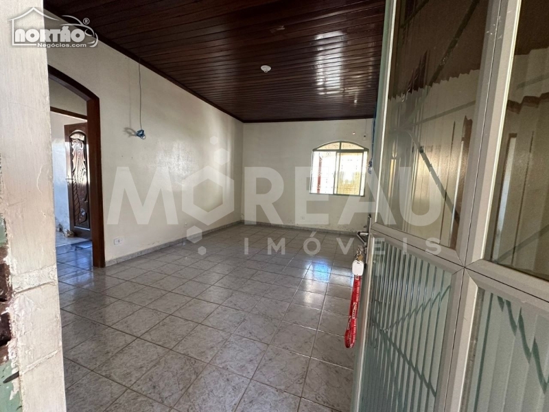 Casa à venda com 6 quartos, 222m² - Foto 8