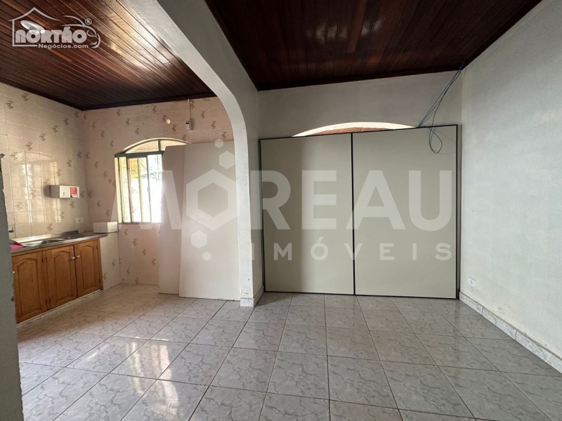 Casa à venda com 6 quartos, 222m² - Foto 10