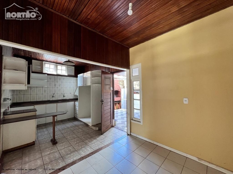 Casa à venda com 3 quartos, 375m² - Foto 10