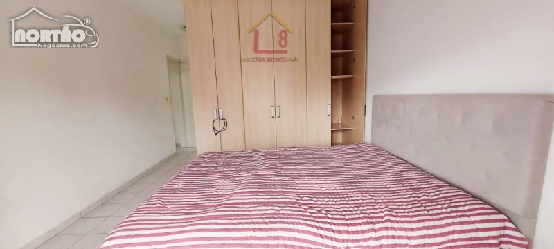 Casa à venda com 3 quartos, 97m² - Foto 8