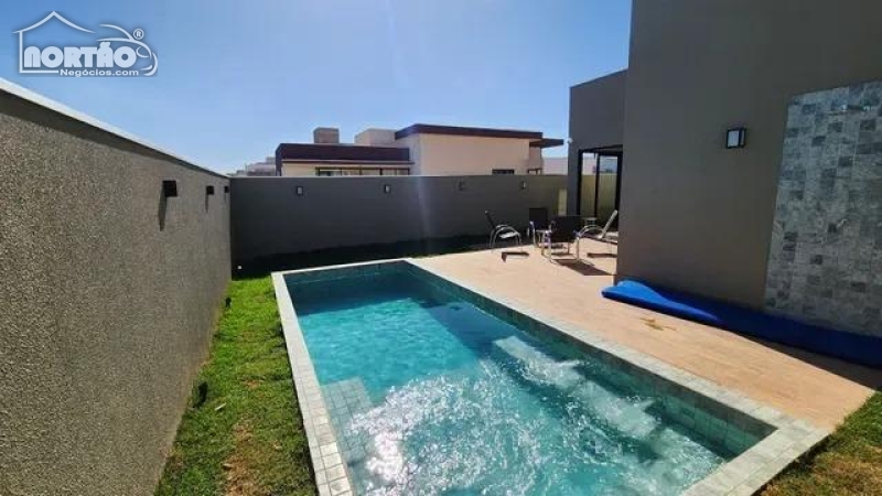 Casa à venda com 4 quartos, 210m² - Foto 9