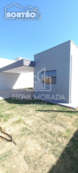 Casa à venda com 3 quartos, 221m² - Foto 2