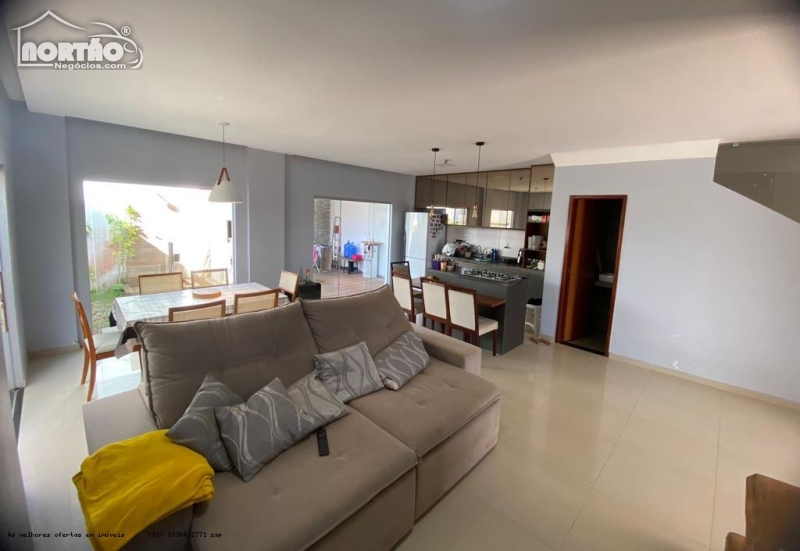 Casa à venda com 3 quartos, 144m² - Foto 6