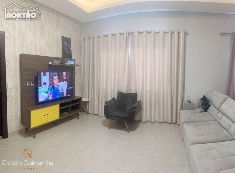 Casa à venda com 4 quartos, 260m² - Foto 3