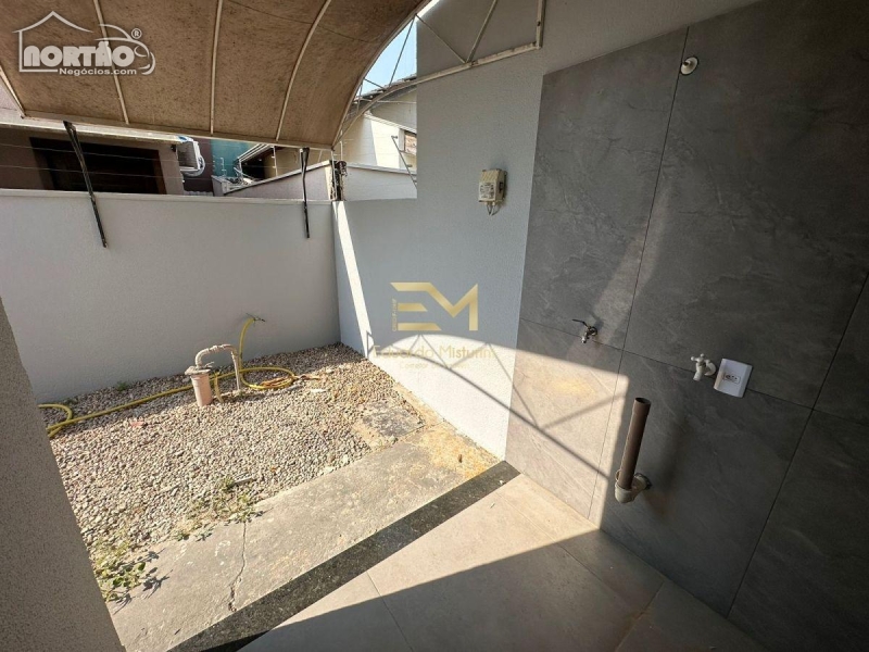 Casa à venda com 3 quartos, 100m² - Foto 8