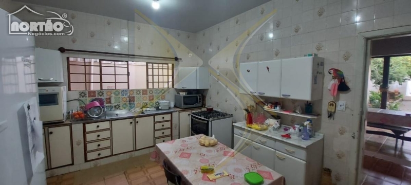 Casa à venda com 5 quartos, 149m² - Foto 6