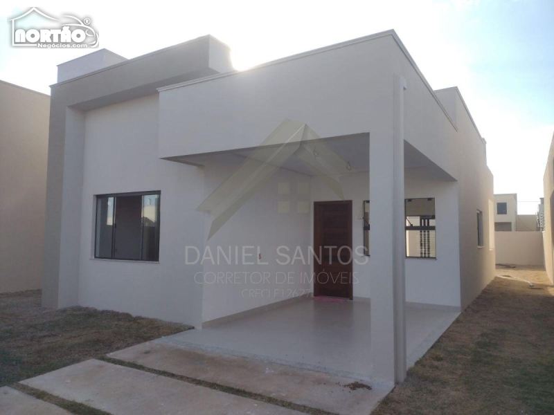 Casa à venda com 3 quartos, 93m² - Foto 2