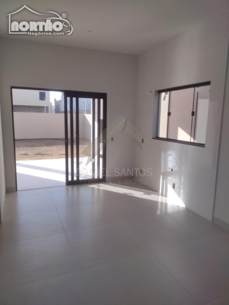 Casa à venda com 3 quartos, 93m² - Foto 4