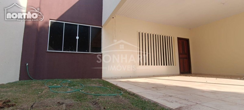 Casa à venda com 3 quartos, 180m² - Foto 2