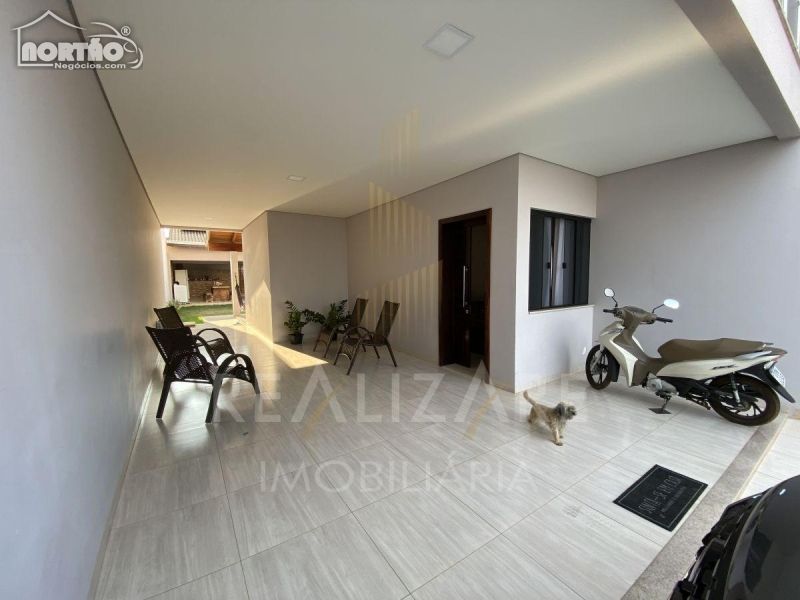 Casa à venda com 5 quartos, 250m² - Foto 9