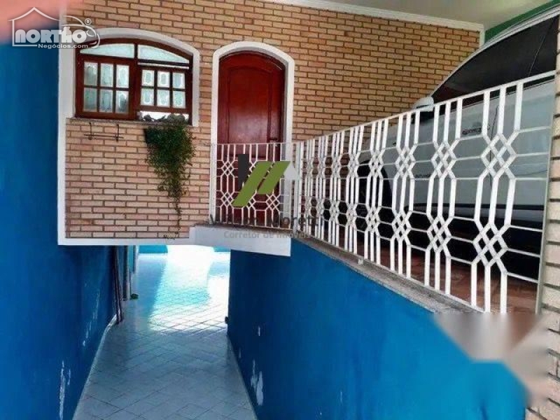 Casa à venda com 7 quartos, 320m² - Foto 3