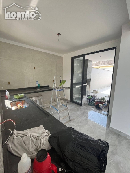 Casa à venda com 5 quartos, 125m² - Foto 6