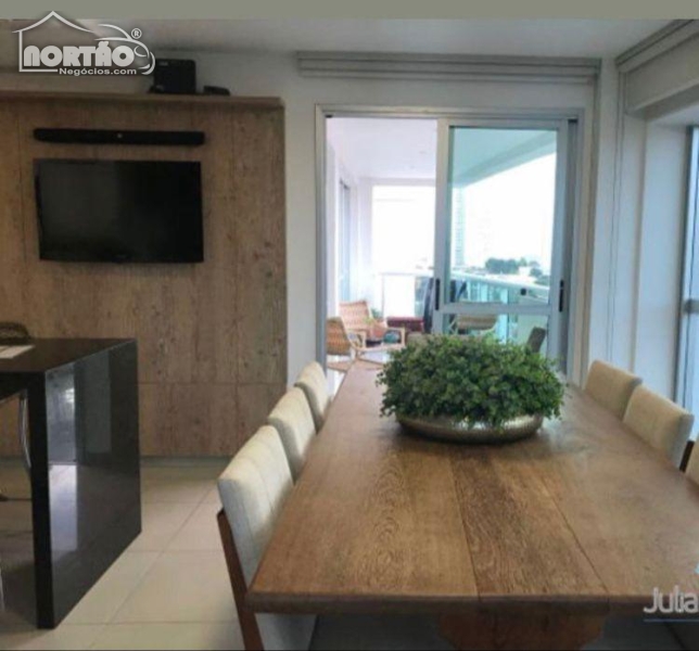 Casa à venda com 4 quartos, 201m² - Foto 3