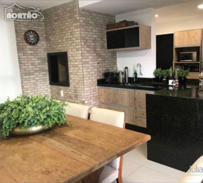 Casa à venda com 4 quartos, 201m² - Foto 4