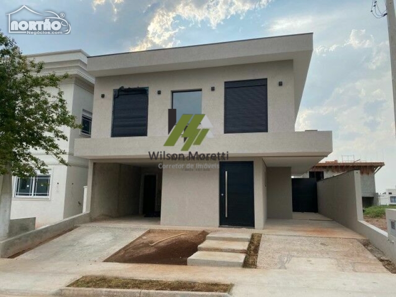 Casa à venda com 4 quartos, 300m² - Foto 3